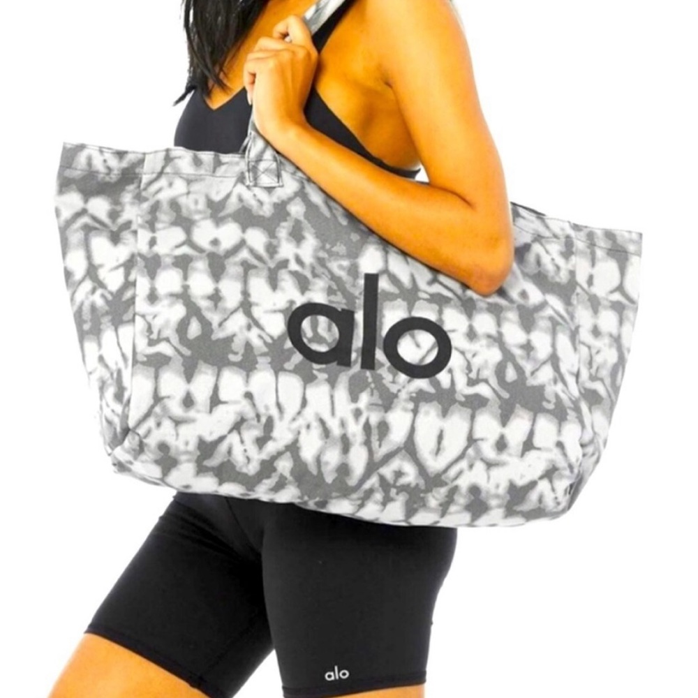 Alo yoga bag! NWT!!